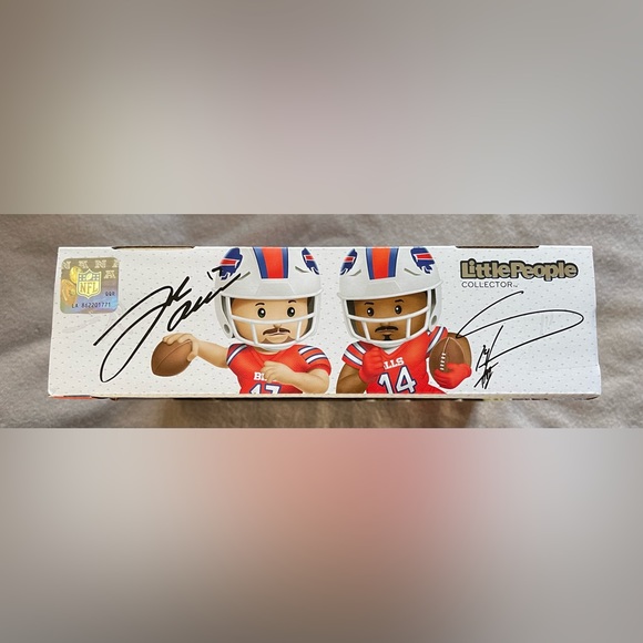 2022 NFL Buffalo Bills Fisher Price Little People Toys  Josh Allen Diggs New Box - Picture 6 of 8